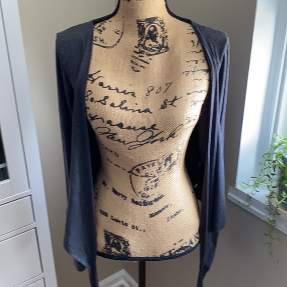 GAPfit  breathe wrap top - Picture 6 of 7